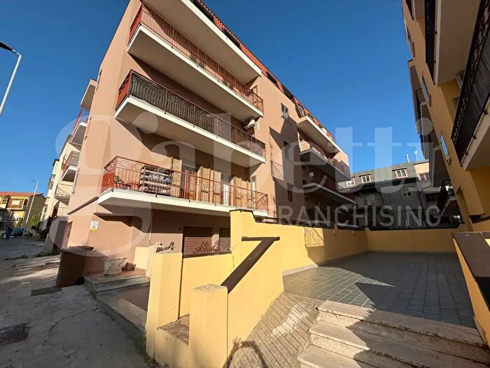 Appartamento con 6 locali in vendita in Via Bambinello Gesù B, Catanzaro