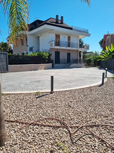 Casa con 5 locali in vendita in Formia