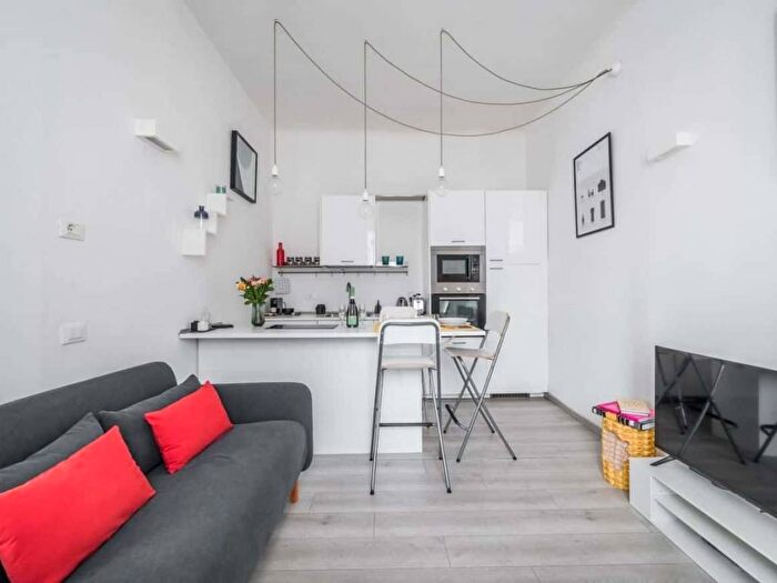 Appartamento monolocale in affitto in Via Cola Montano, Isola, Milano