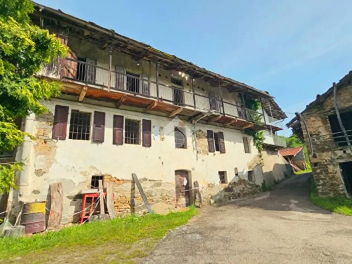 Casa con 5 locali in vendita in Via Roccapiatta, Prarostino