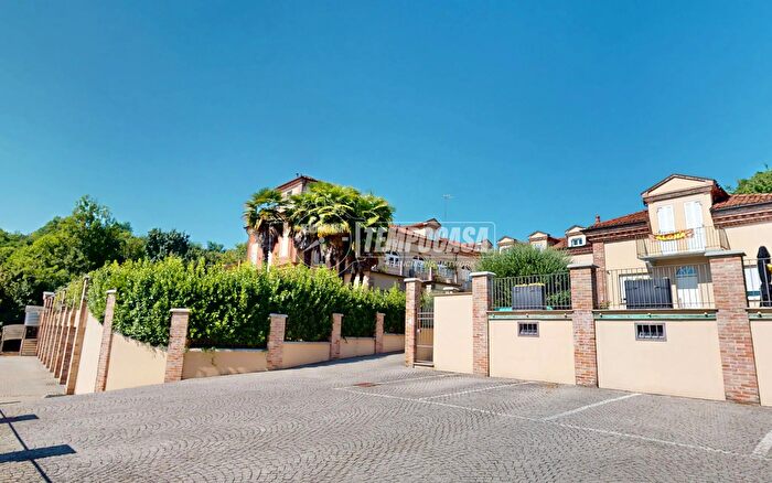 Appartamento bilocale in vendita in Strada Bria, Bra