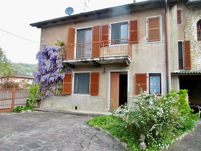 Casa con 7 locali in vendita in Via Trieste, Berbenno