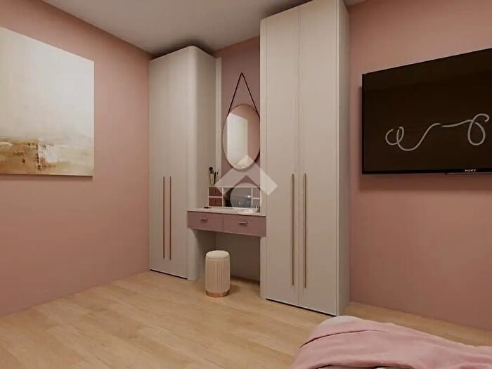 Appartamento con 5 locali in vendita in Zona Centrale Tranquilla, Castel DAzzano