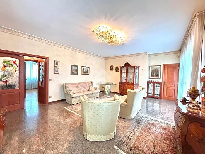 Casa quadrilocale in vendita in Via Don Giovanni Minzoni, Cadeo