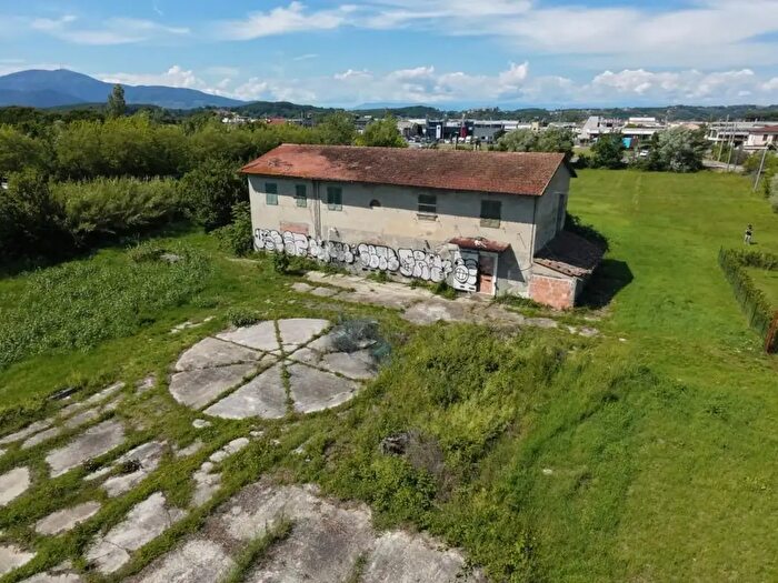 Casa con 20 locali in vendita in Ia di Tavella, Pontedera