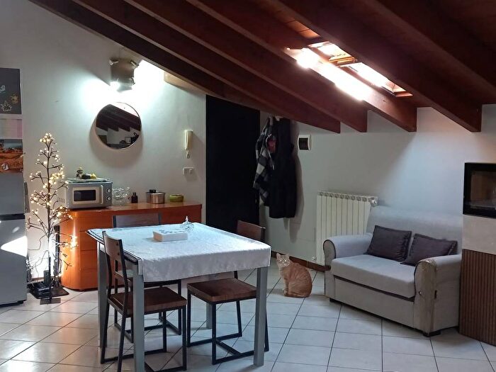 Casa bilocale in affitto in Centro, Oleggio