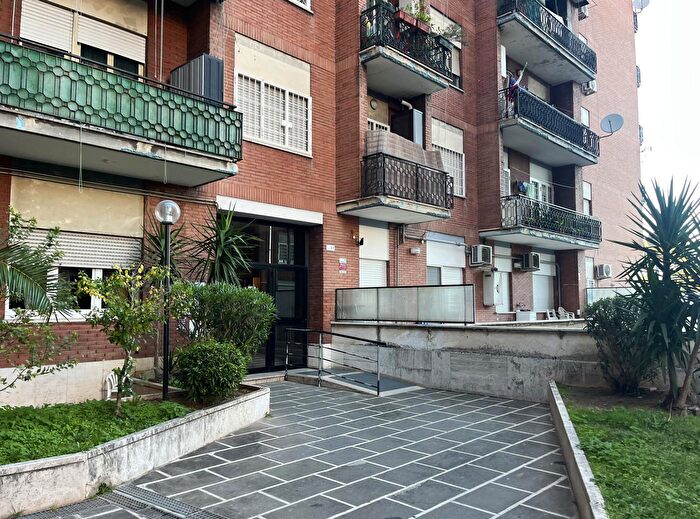 Appartamento bilocale in vendita in Viale Marco Fulvio Nobiliore, Roma