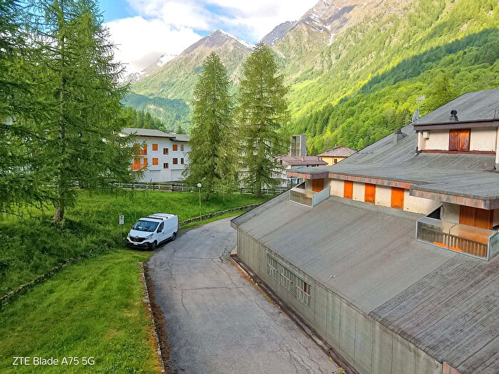 Appartamento bilocale in vendita in Via Vinai, Prali