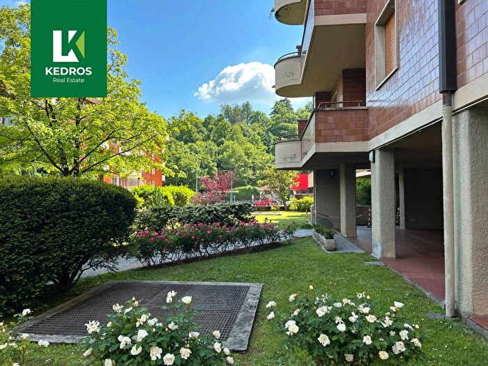 Appartamento trilocale in vendita in Via Monsignor Proserpio, Varese