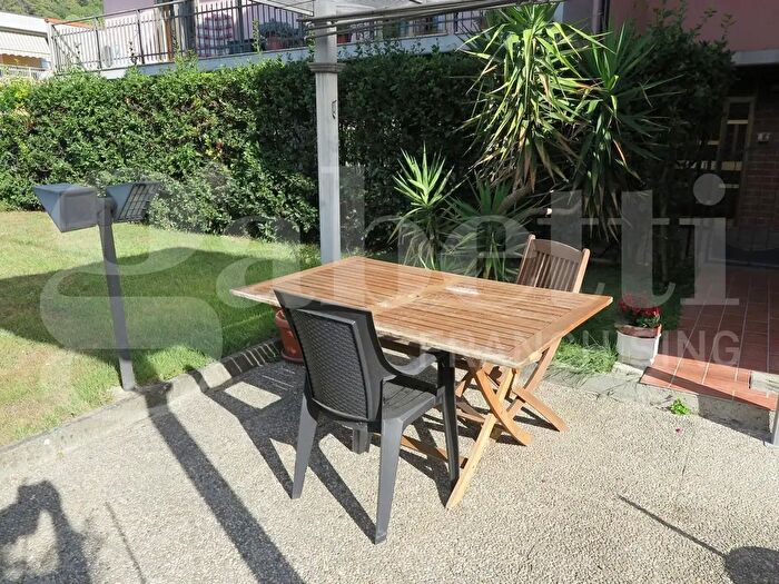 Appartamento con 5 locali in vendita in Via Falcinello, Sarzana