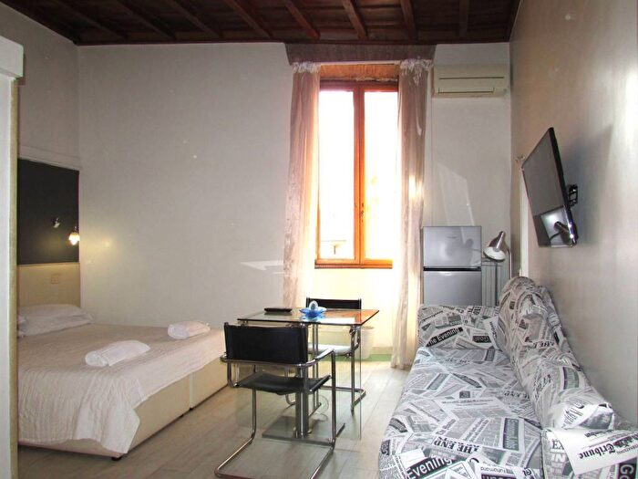 Appartamento monolocale in affitto in Via di Capo le Case, Spagna, Roma