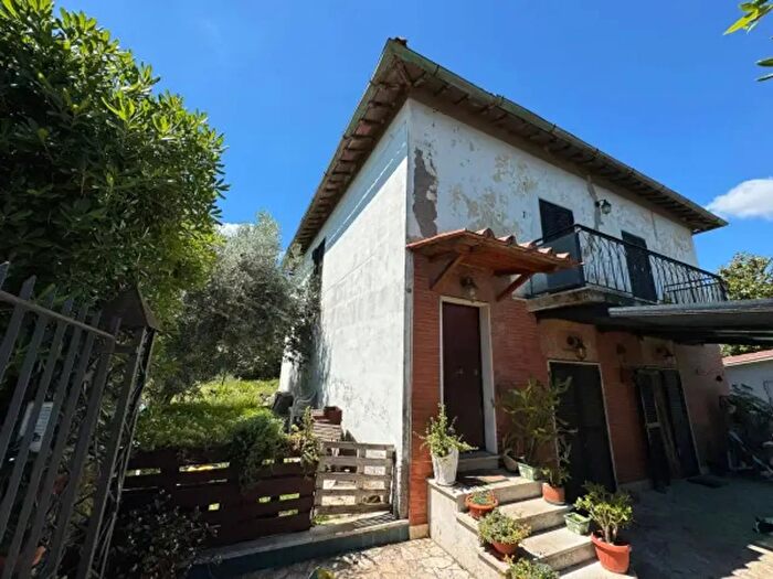 Casa con 6 locali in vendita in Via delle Quinte, Montecompatri