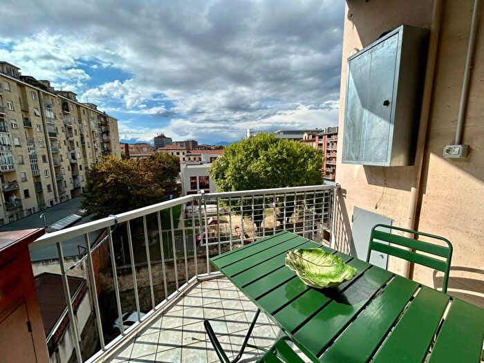 Appartamento trilocale in affitto in Via Nizza, San Salvario Dante, Torino