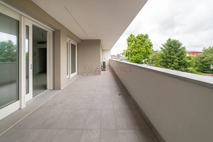 Appartamento quadrilocale in vendita in Via Veneto, Camponogara