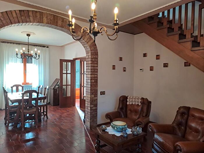 Casa con 6 locali in vendita in San Giuliano Terme