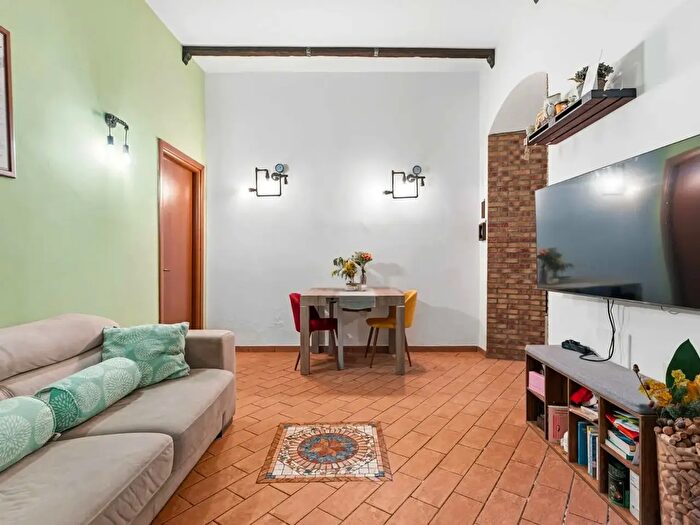 Appartamento trilocale in vendita in Via Meda, Milano