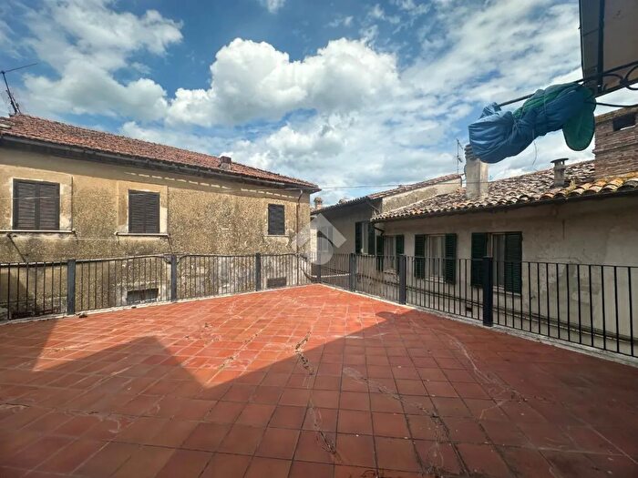 Casa quadrilocale in vendita in Vico Francia, Montecastrilli