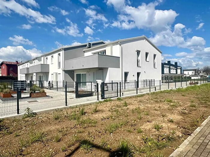 Appartamento con 7 locali in vendita in Via Silvio Pellico, Costabissara