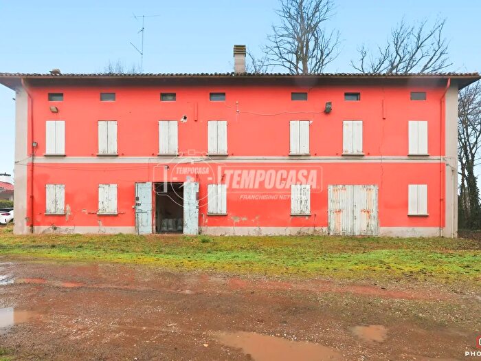 Casa con 10 locali in vendita in Strada Statale Via Emilia, Valsamoggia