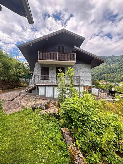 Casa con 5 locali in vendita in Frazione Almesio, Ceres