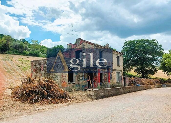 Casa con 5 locali in vendita in Vallecupa, Colonnella