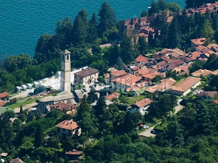 Appartamento con 5 locali in vendita in Via Cadevecchio, Oggebbio