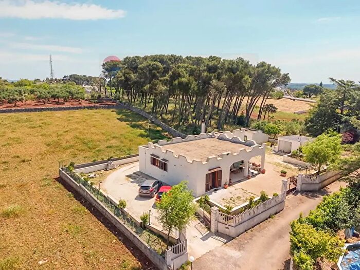 Casa con 11 locali in vendita in Strada Porcile Palesi Zona F, Martina Franca