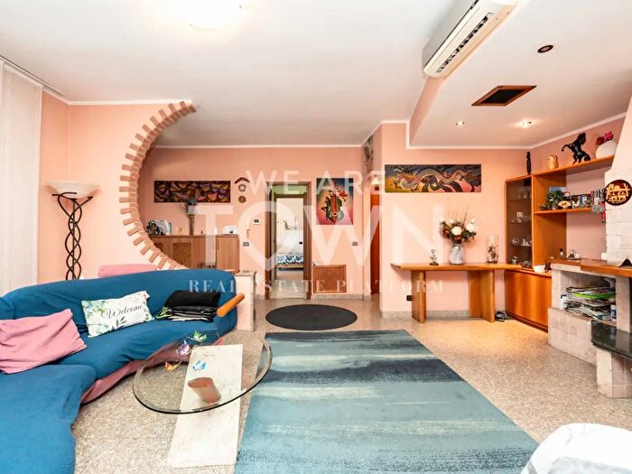 Appartamento quadrilocale in vendita in Via Fratelli Ruffini c, San Giuliano Milanese