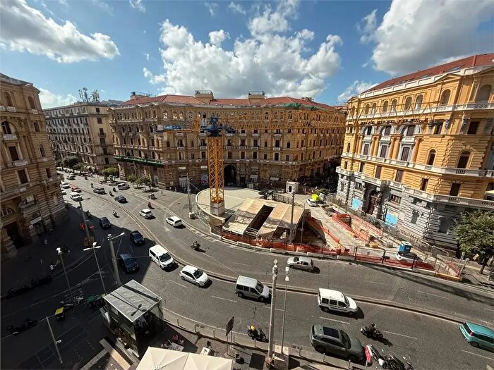 Appartamento bilocale in affitto in Piazza Nicola Amore, Napoli