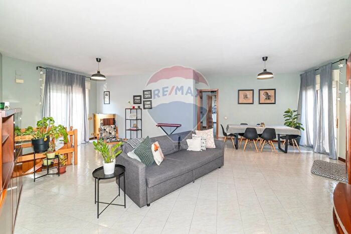 Appartamento con 5 locali in vendita in Via Caramme, Valverde