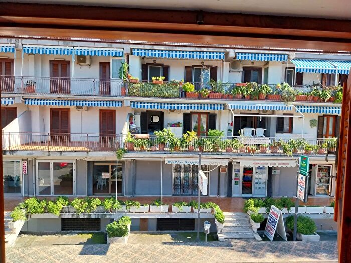 Appartamento trilocale in vendita in Scalea