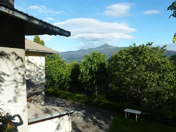 Casa con 13 locali in vendita in Riolunato