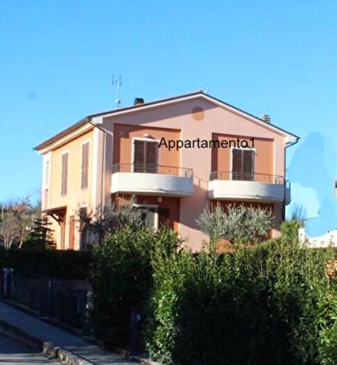 Casa quadrilocale in vendita in Urbino
