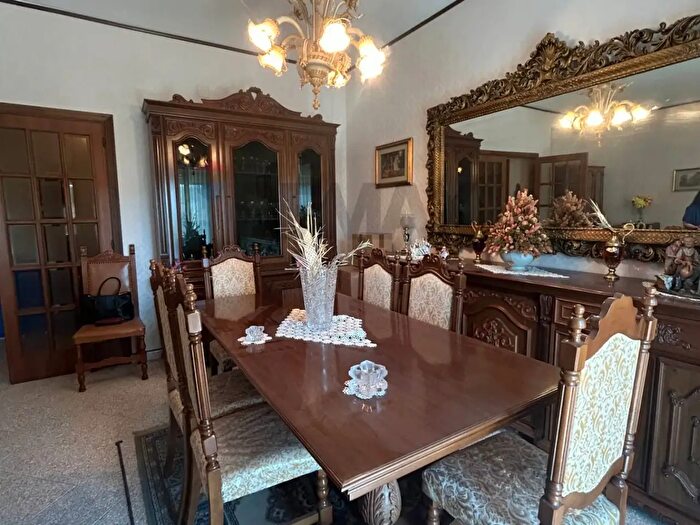 Appartamento con 7 locali in vendita in Via Carnevale, Caltanissetta