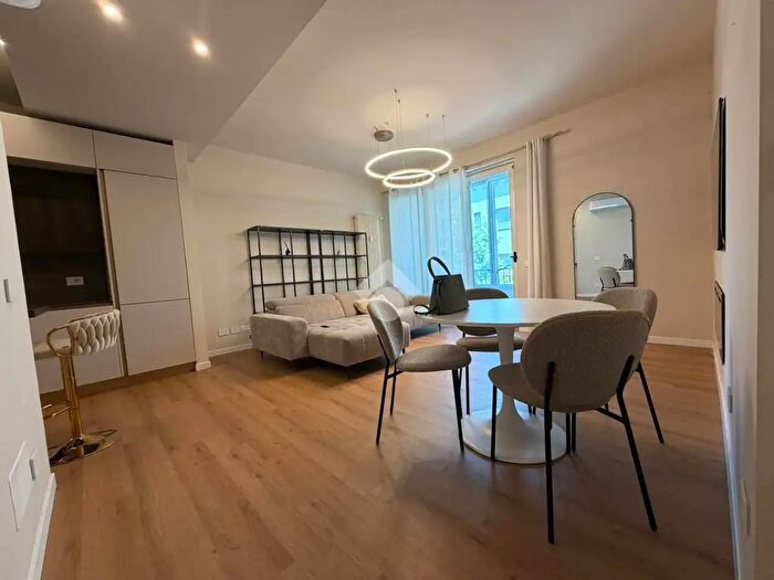 Appartamento trilocale in affitto in Desenzano Del Garda