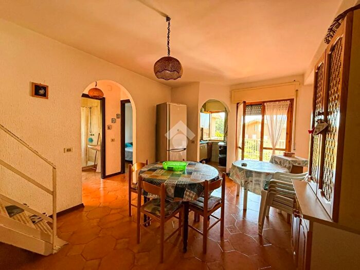 Appartamento quadrilocale in vendita in Viale Paradiso, Falconara Albanese