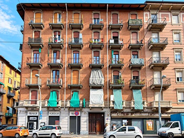Appartamento quadrilocale in affitto in Corso Giulio Cesare, Barriera di Milano, Torino