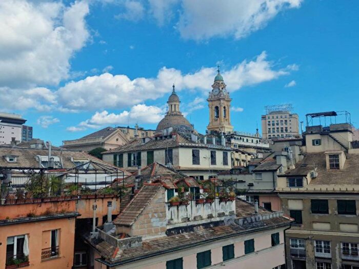 Casa quadrilocale in affitto in Piazza Giacomo Matteotti, Centro Città, Genova