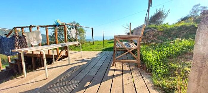 Casa con 6 locali in vendita in Strada Madonna del Carmine, Vallebona