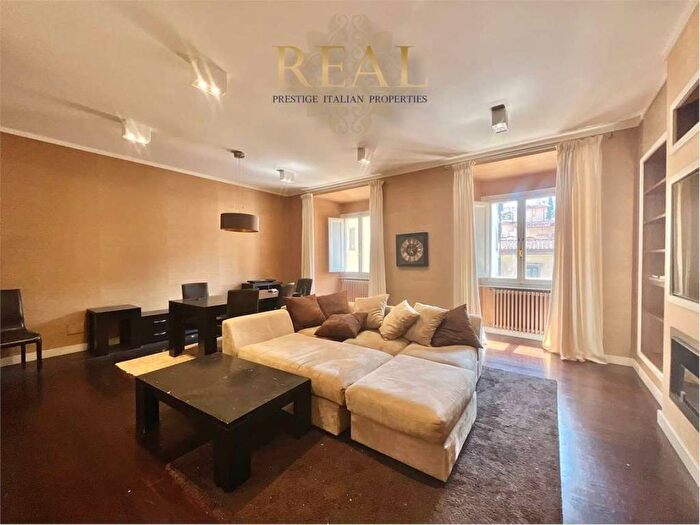 Appartamento trilocale in affitto in Via de Guicciardini, Ponte Vecchio Pitti, Firenze