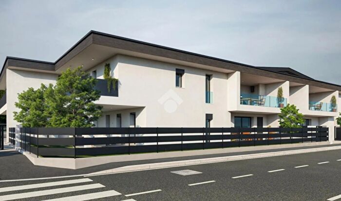 Appartamento quadrilocale in vendita in Viale Pasubio, Caldogno