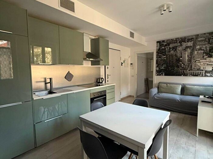 Appartamento bilocale in affitto in Via Carlo Farini, Farini, Milano