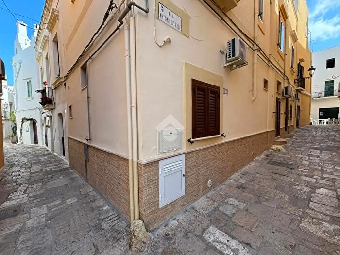 Appartamento trilocale in vendita in Via De Pace Antonio, Gallipoli