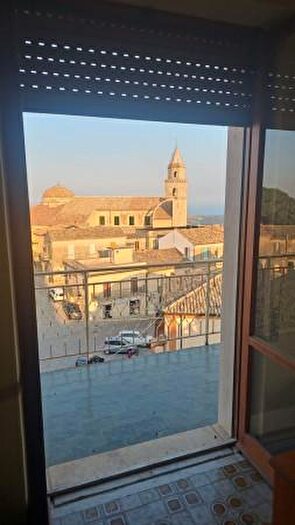 Appartamento quadrilocale in affitto in Corso Umberto I, Cropani