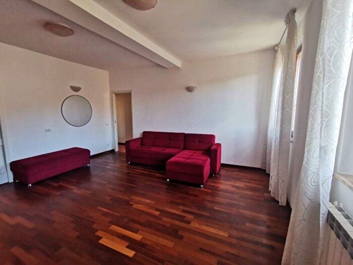 Appartamento trilocale in affitto in Viale Mario Bracci, Scacciapensieri, Siena