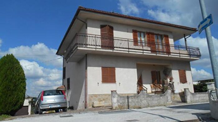 Casa con 6 locali in vendita in Battisti, Cupramontana