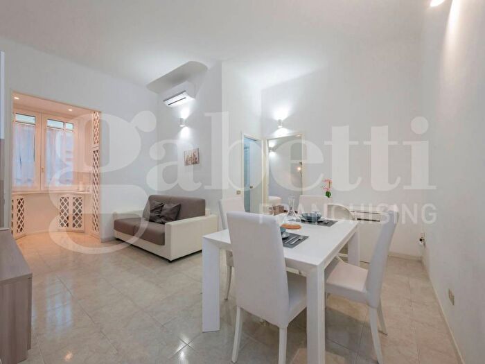 Appartamento bilocale in affitto in Via San Rocco, Porta Romana Medaglie d'Oro, Milano