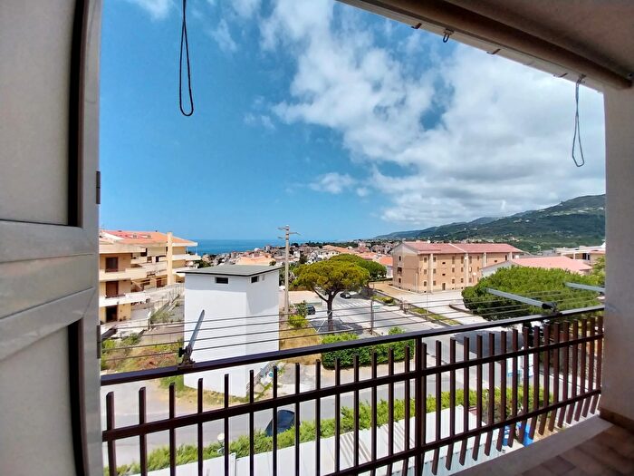 Appartamento con 6 locali in vendita in Belvedere Marittimo