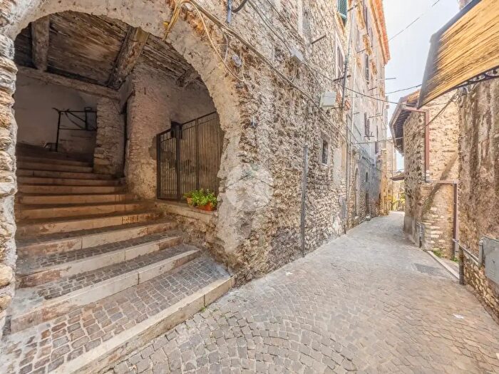 Appartamento trilocale in vendita in Via del Giglio, Guidonia Montecelio