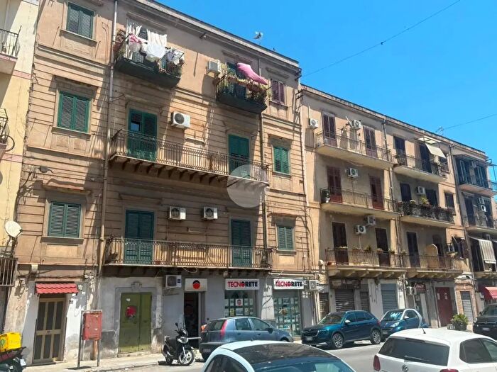 Appartamento quadrilocale in vendita in Via Noce, Palermo